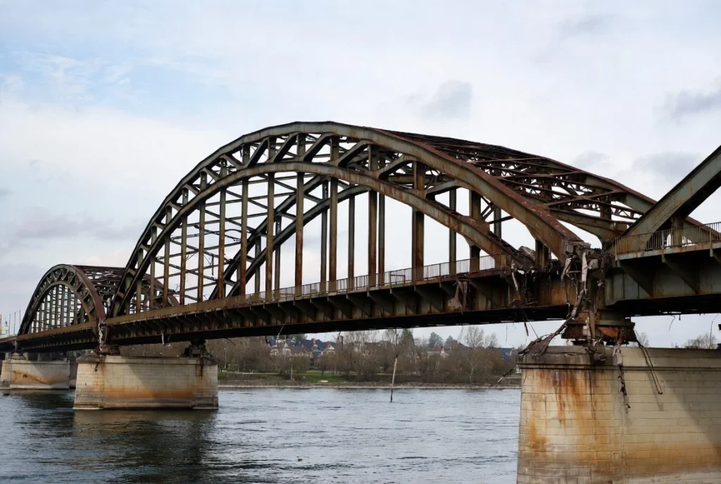 Marode Brücken, Tunnel und Gleise: Bundesregierung pocht auf Geheimhaltung