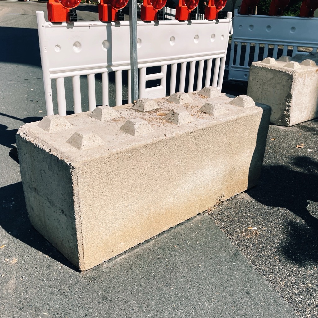 Weihnachten hinter Beton