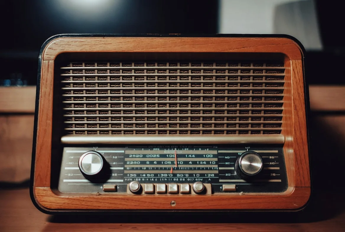 Wenn das Radio lügt: Die App, die dem Rundfunk widerspricht