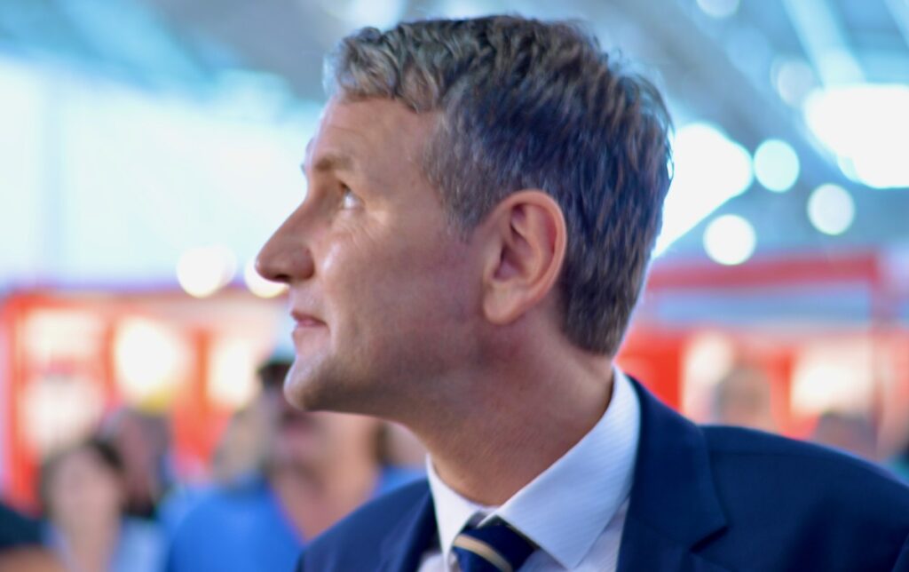 Gericht stoppt Maulkorb-Politik: Höcke darf sprechen!