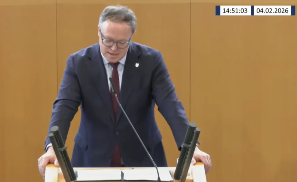 Misstrauensvotum in Thüringen: Die Brandmauer bekommt erste Risse